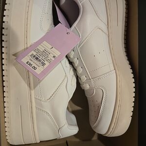 White Fable Women's Classic White Sneakers